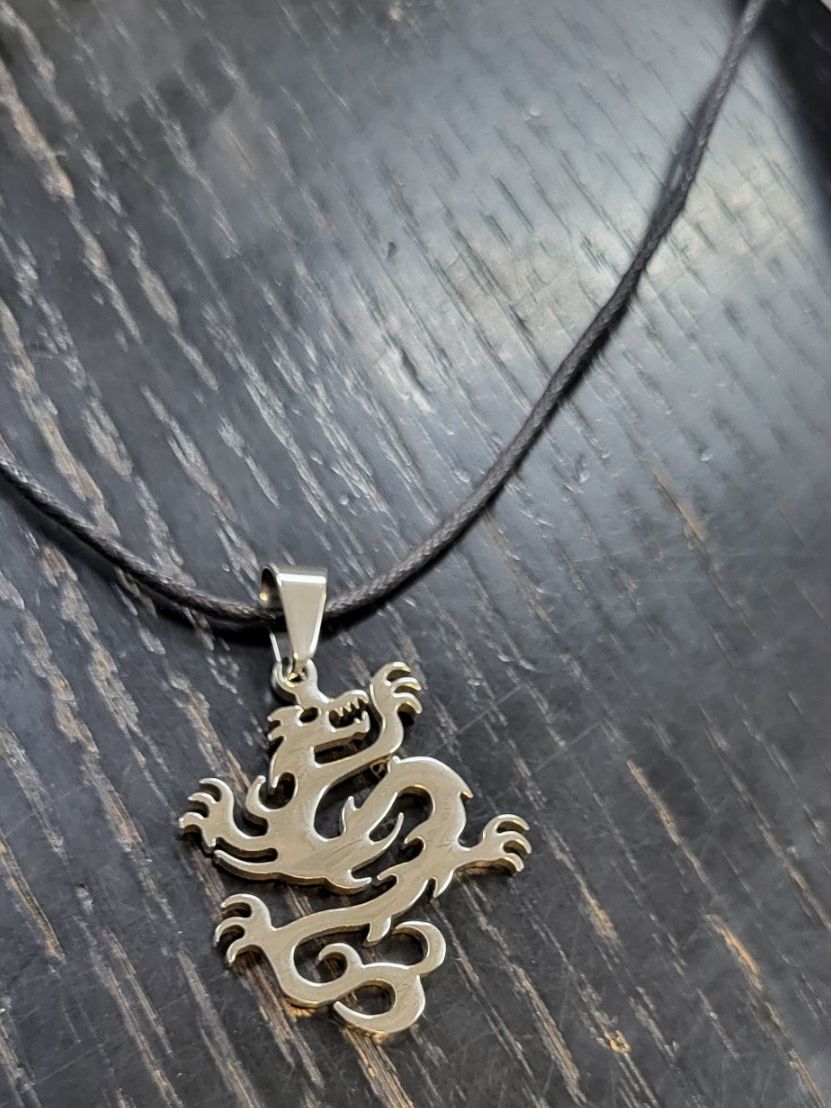 Ciondoli: Drachen Anhänger Halskette – Nuovo (secondo la descrizione) da Figino venduto da MabaStore24