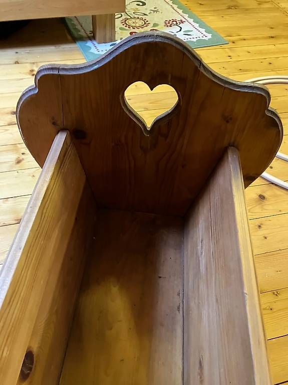 Culle: Babywiege, Puppenbett – Usato da Basel venduto da annosh84 2