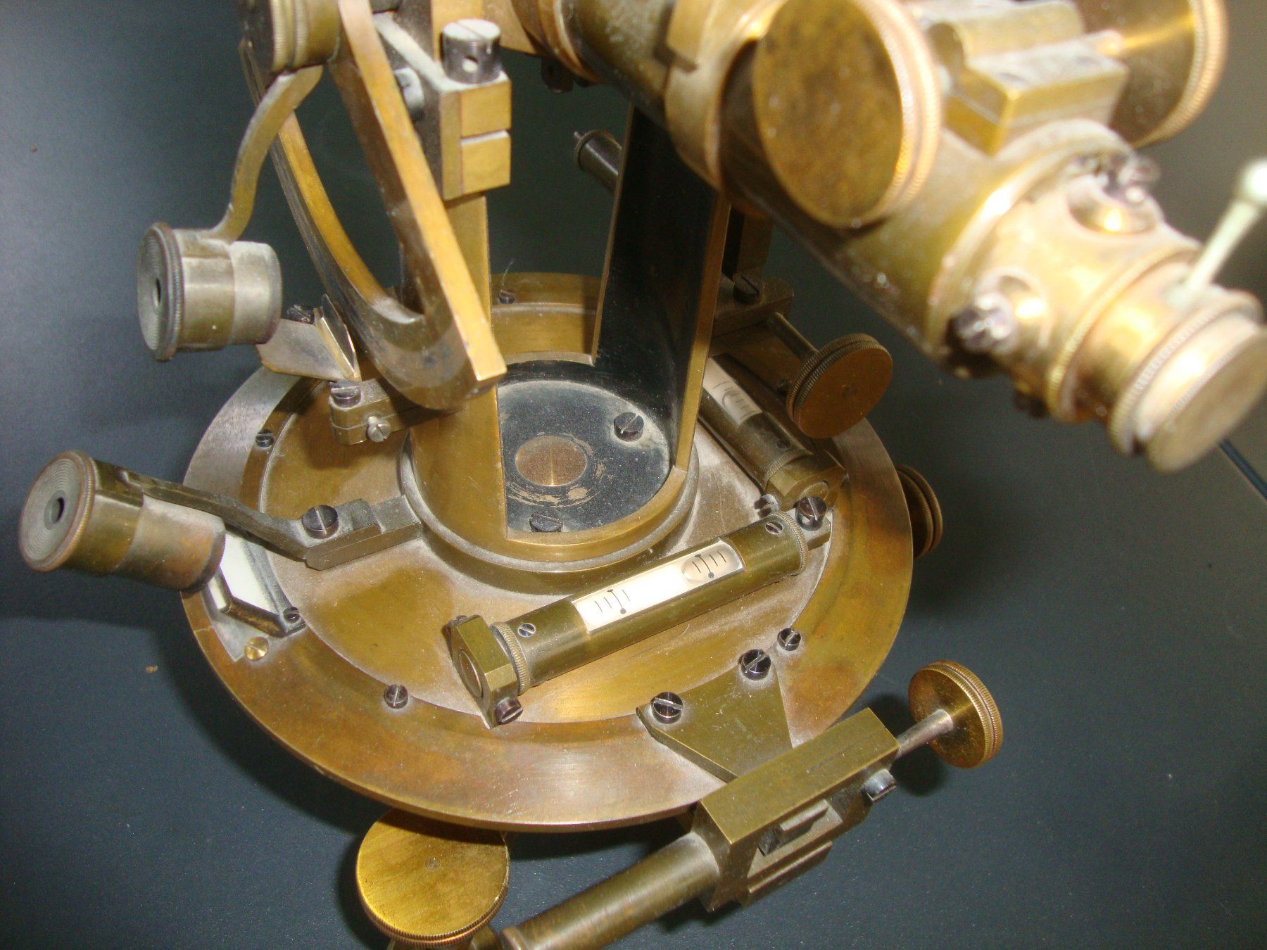 Mesurer: Antikes Messgerät, Sextant? Theodolit? Kern Schweiz – D'occasion à Winterthur par halle07 2