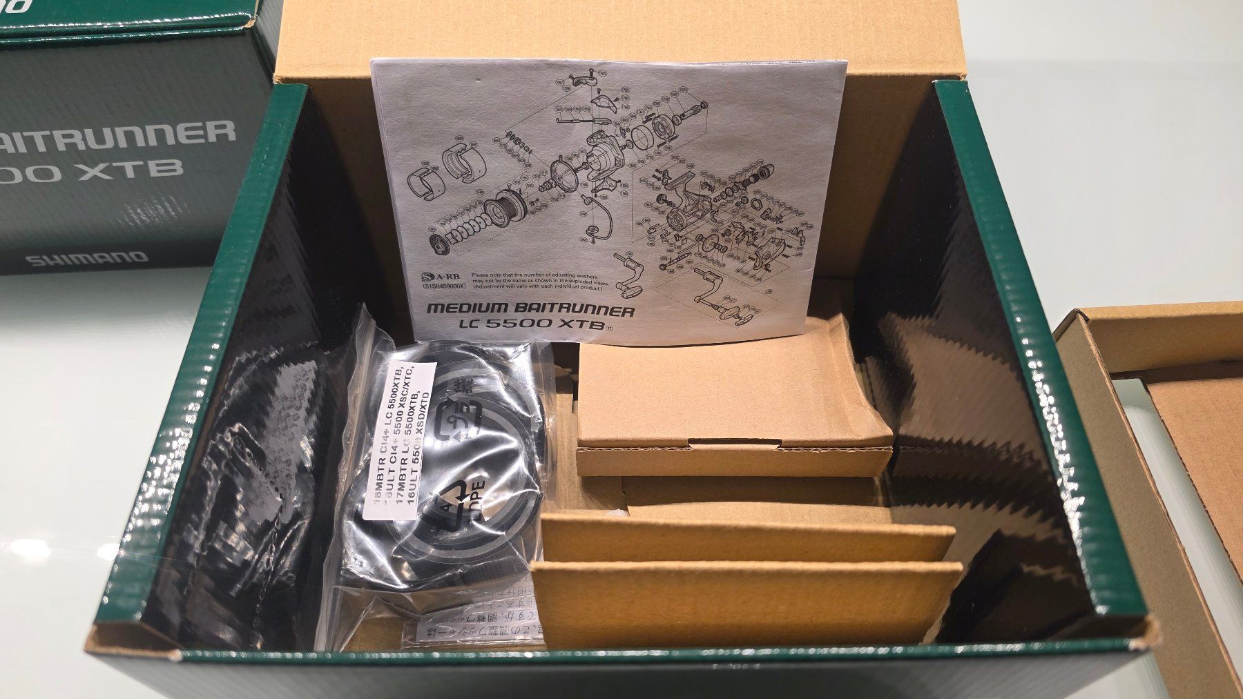 Shimano Tamburi & Mulinelli: 2x Shimano Medium Baitrunner Rollen LC 5500 XTB | NEU | OVP – Nuovo (secondo la descrizione) da Winterthur venduto da Riccimicki 6