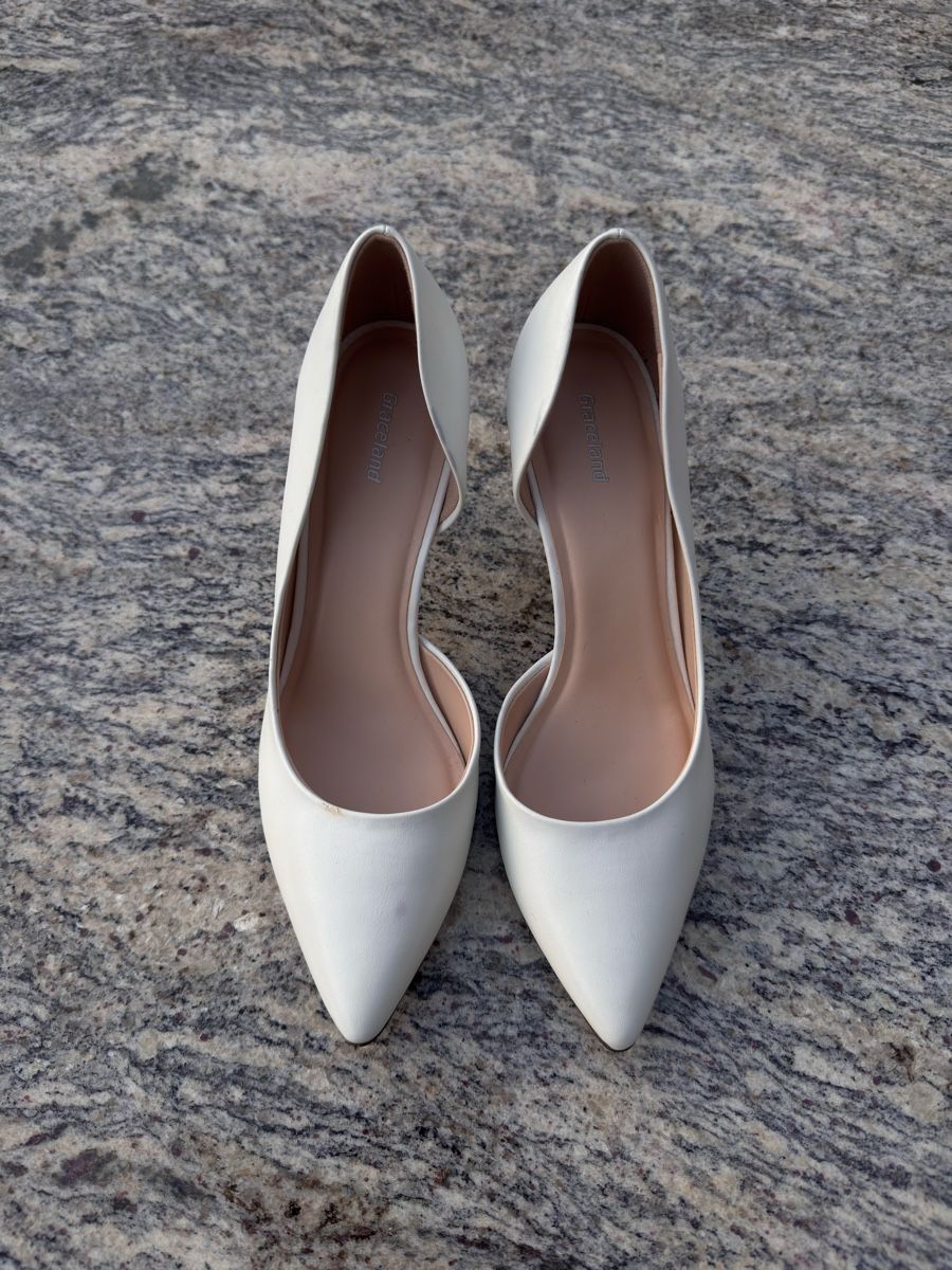 Graceland Scarpe da donna: Weisse Pumps - Gr. 40 - Neuwertig! – Nuovo (secondo la descrizione) da Brunnen venduto da Sandraaaaaa 1