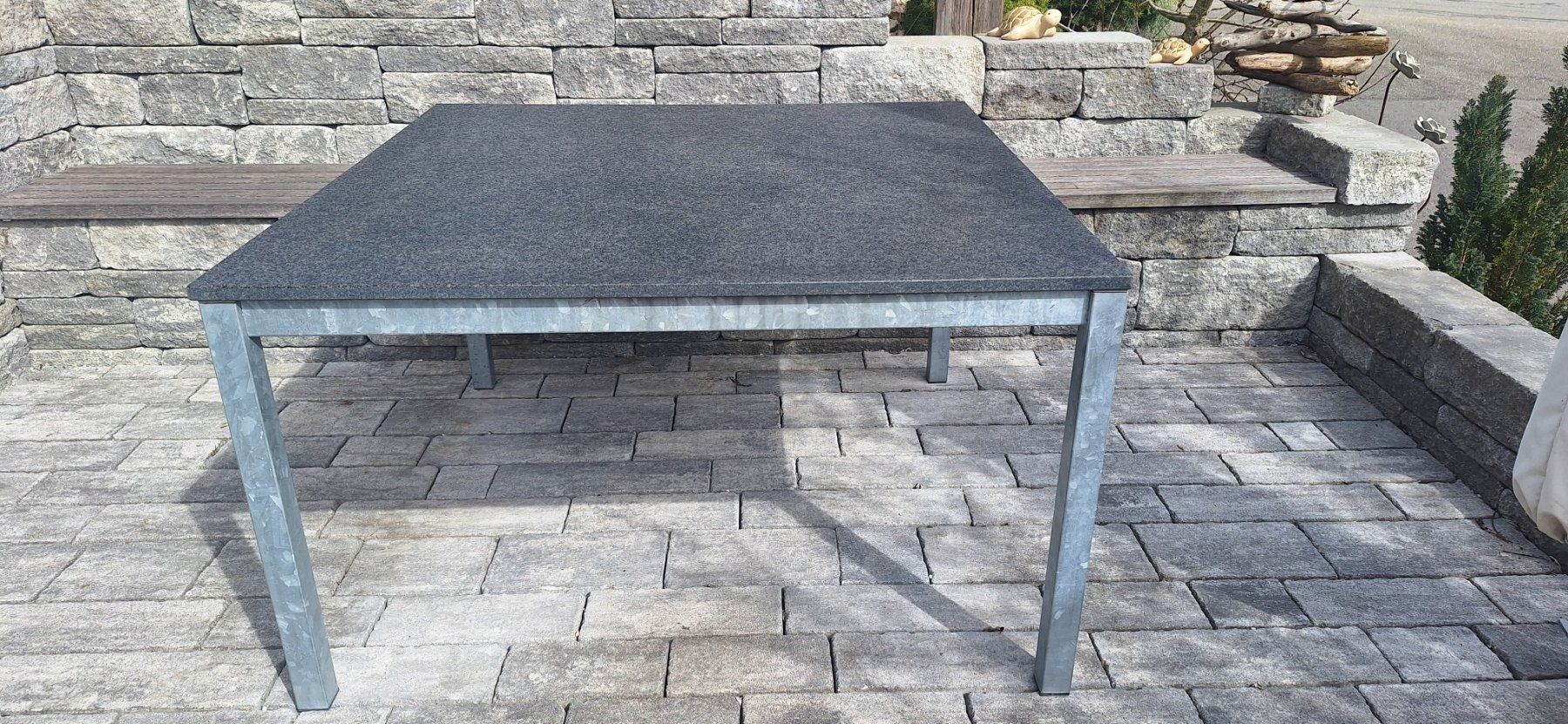 Tische: Gartentisch mit Granitplatte – Gebraucht aus Neuenkirch von  1