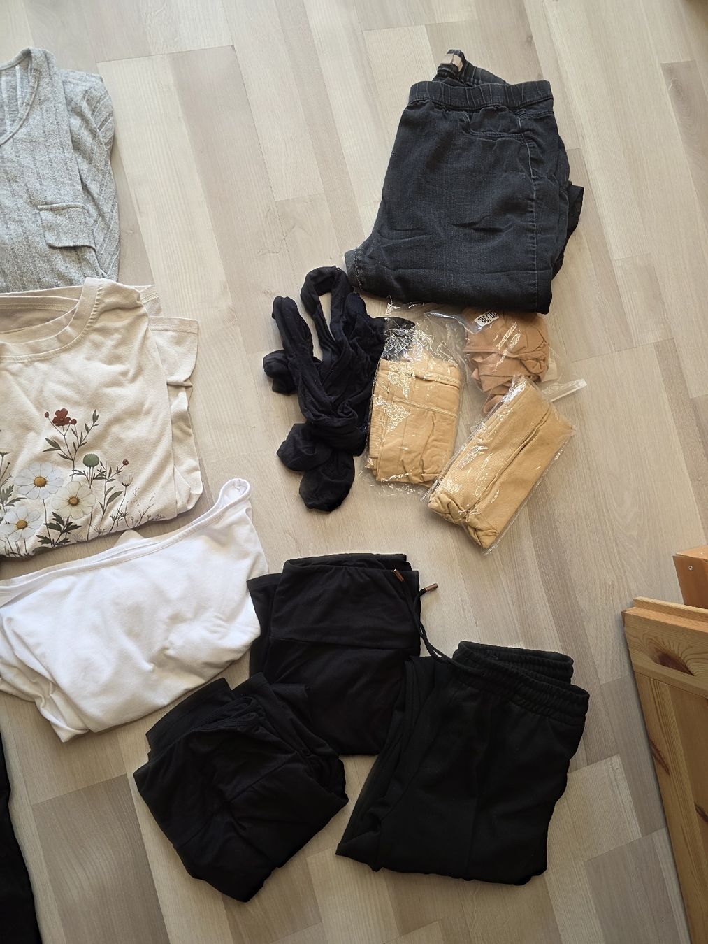 Lotti di vestiti: 12 Teile Grösse 48 / XXL – Usato da St. Peterzell venduto da upcycling_ 2