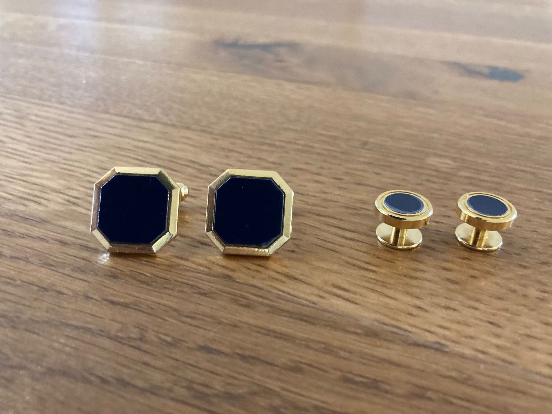 Manschettenknöpfe: Elegante Manschettenknöpfe, 2er Set, dunkelblau – Gebraucht aus Mönchaltorf von Tschibi 2