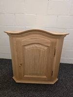 Eckschrank Eiche Massiv - Neu (Wert 1850.--)