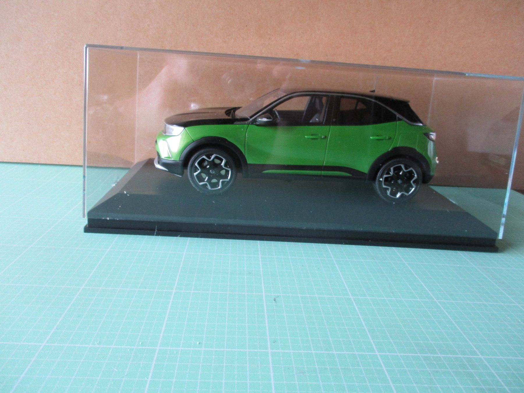 Opel Modellini d'auto: Opel Mokka-E  Nr. 938 / 999 Modellauto – Nuovo e nell'imballaggio originale da Ottikon Gossau ZH venduto da hokuspokus 1
