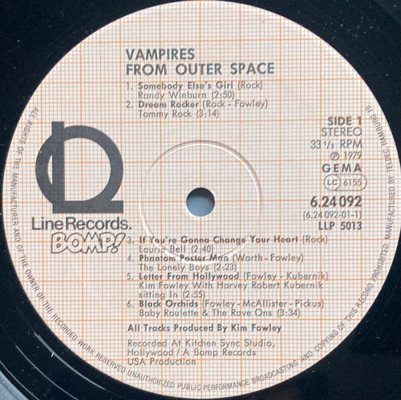 Vinyles: DIVERS ARTISTES - VAMPIRES FROM OUTER SPACE – D'occasion à Poliez-Pittet par Newtown-Records 2