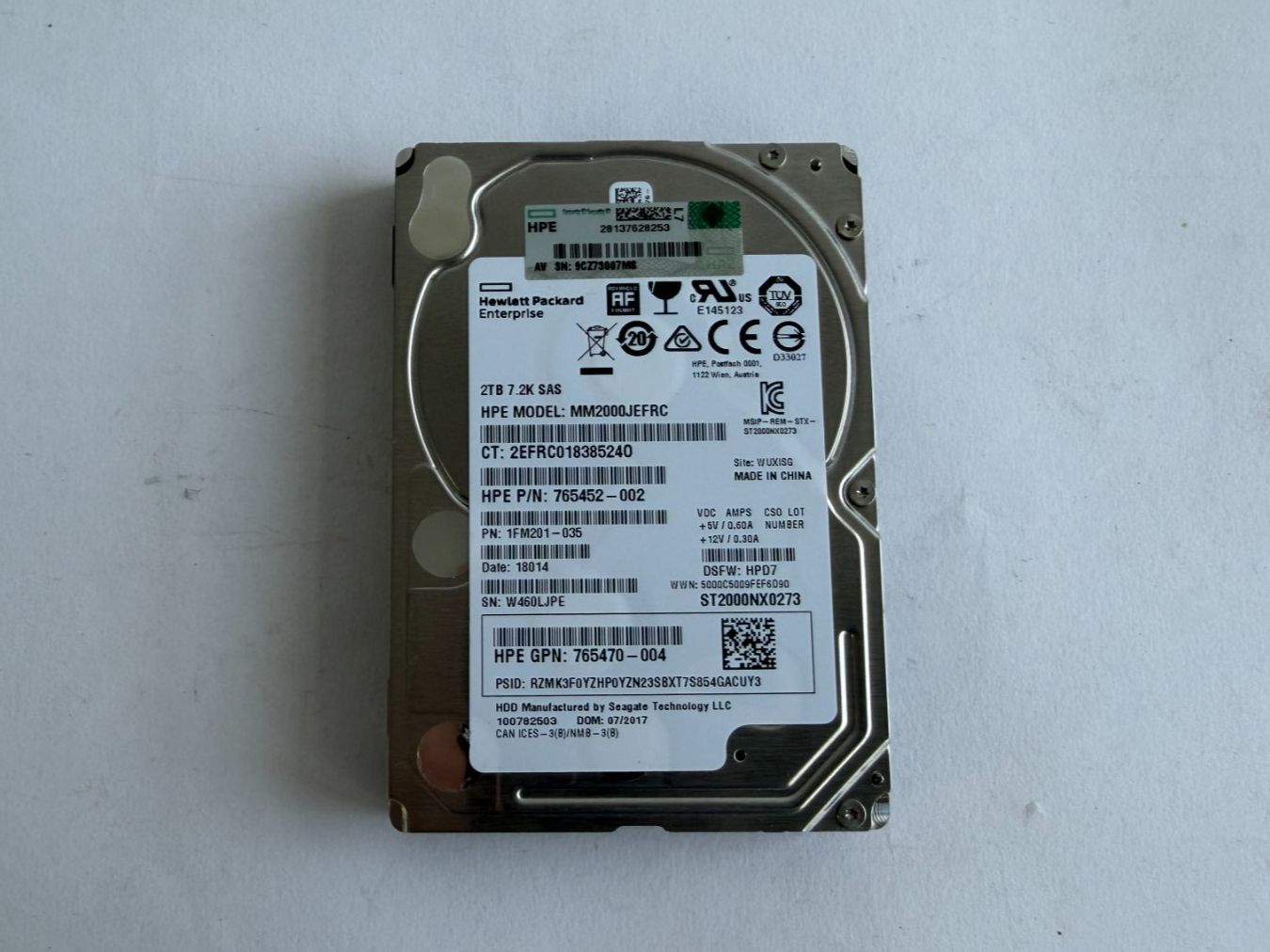 Hewlett Packard Dischi rigidi: HPE Server Disk 2TB, SAS, 2.5" – Usato da Huttwil venduto da Thoste