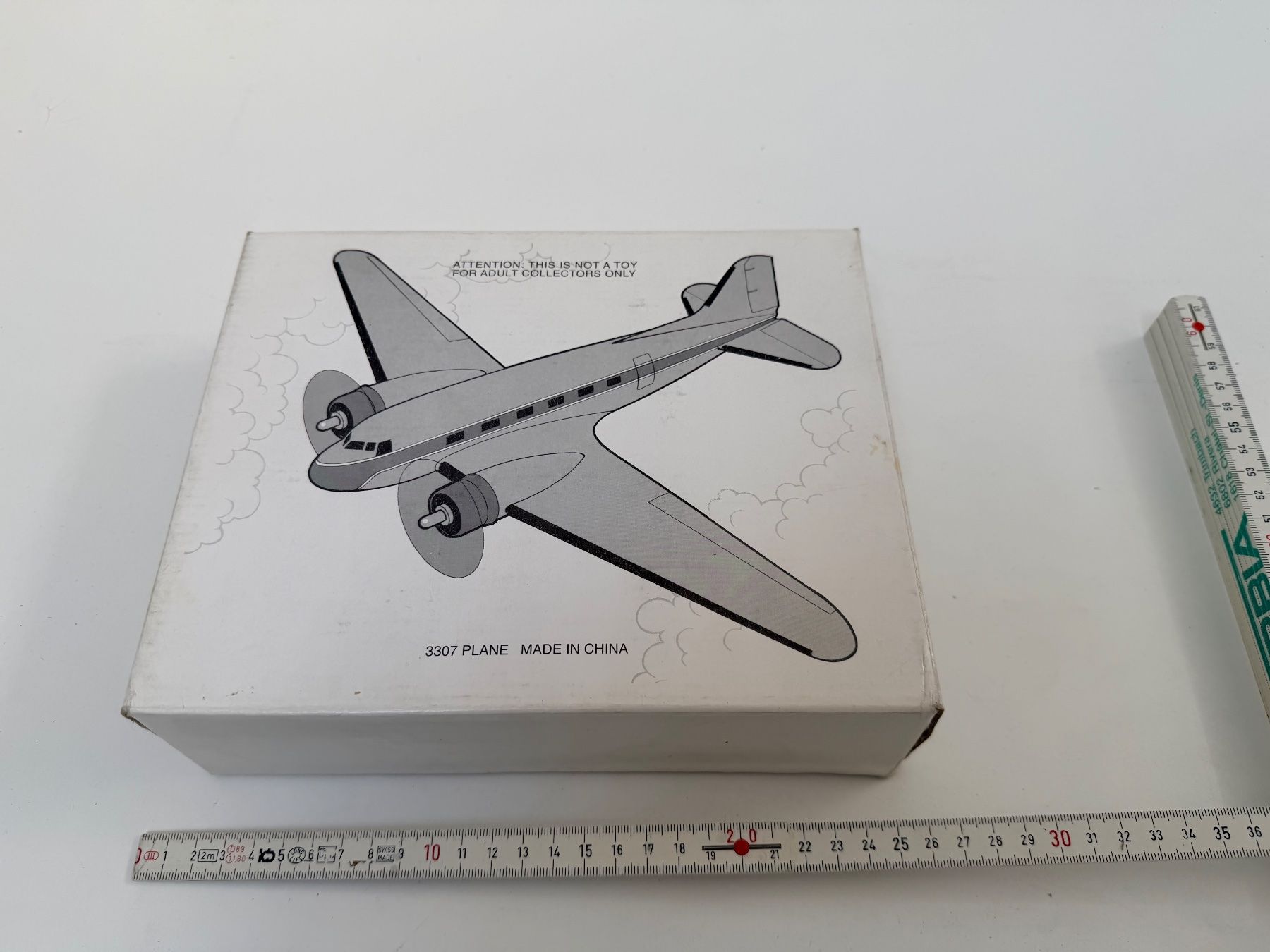 Spielzeuge: Blechflugzeug DC-3 – Neu (gemäss Beschreibung) aus Wettingen von jo_walters