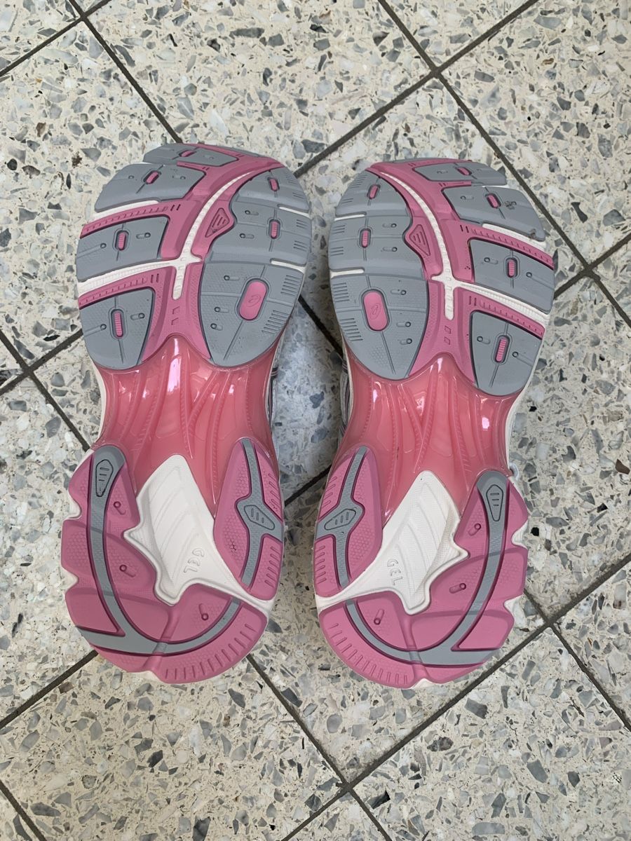 Asics Chaussures femmes: Asics SportStyle 40.5 – D'occasion à Huttwil par lan_ys2r 3