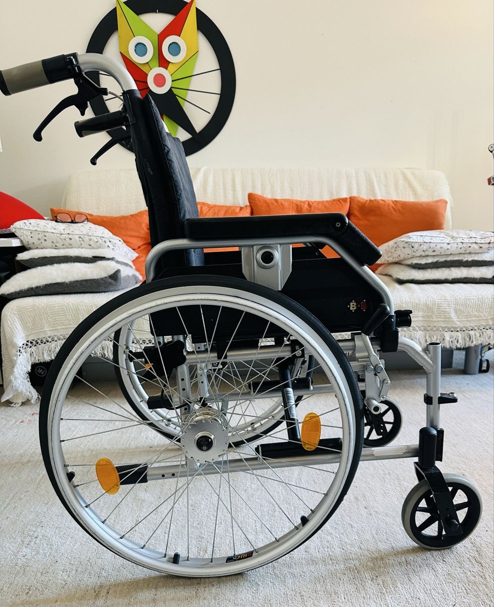 Chaises roulantes: Rollstuhl – D'occasion à Basel par rea_y662 1