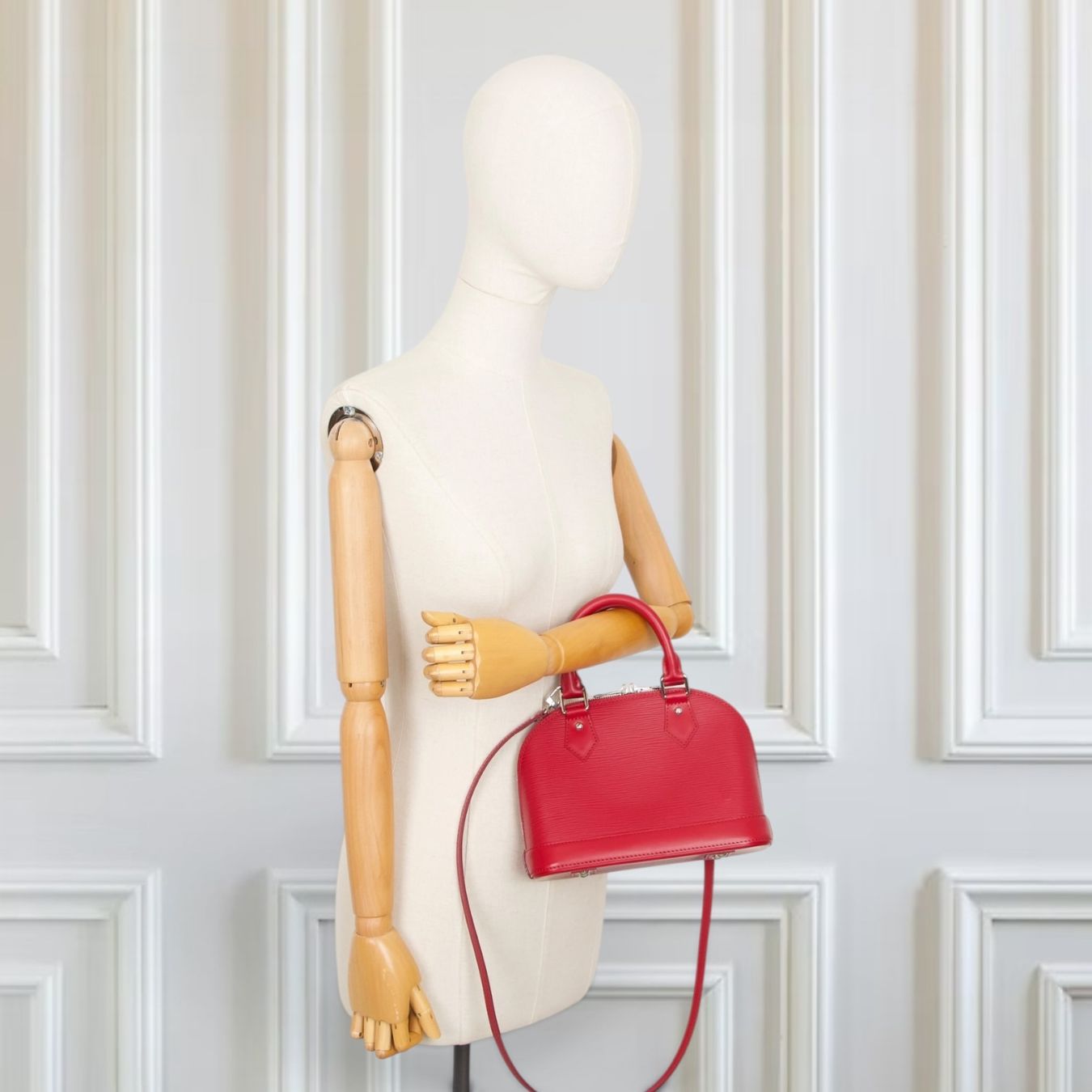 Louis Vuitton Borse da donna: Louis Vuitton Alma BB epi Fuchsia – Usato da Binningen venduto da Designerlabels 1