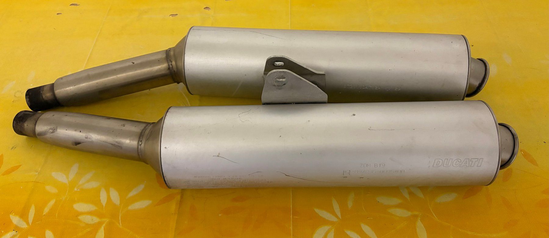 Ducati Auspuffanlagen: Ducati 900 ss ie Auspufftöpfe – Gebraucht aus Winterthur von jsoll1 2