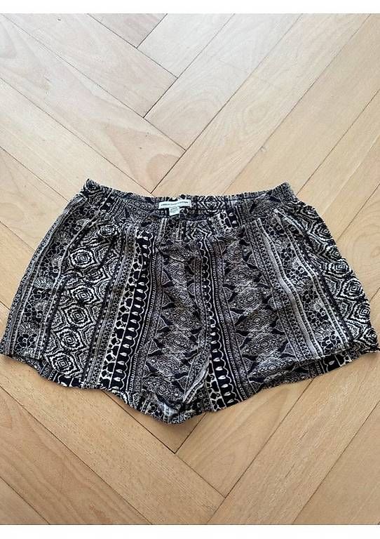 Pantalons: Kurze Hose American Eagle Gr. S – D'occasion à Bern par leh_7f92