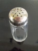 Zuckerstreuer aus Glas mit Silber Streuer (2)