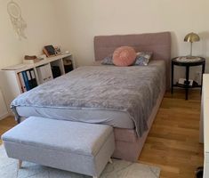Schönes Bett Rosa 1.40 x 2.00m