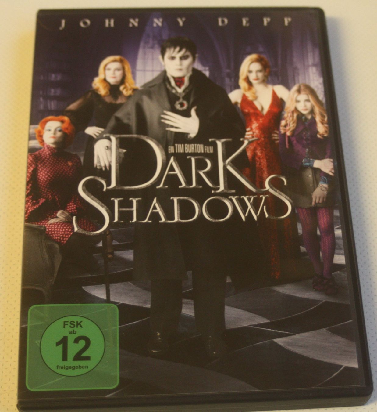 Tutti i DVDs: Dark Shadows - mit Johnny Depp – Usato da Wettingen venduto da Licht08