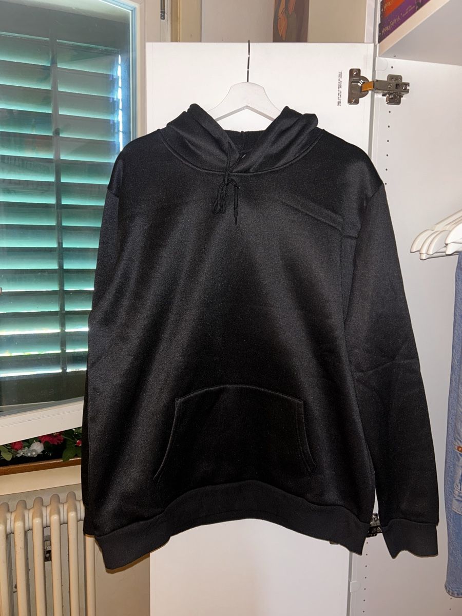 Pullover & Sweatshirts: Hoodie – Neu (gemäss Beschreibung) aus Pfäffikon ZH von Proganeer