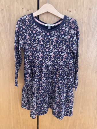 Robe fleurie fille  6 ans / 116 cm