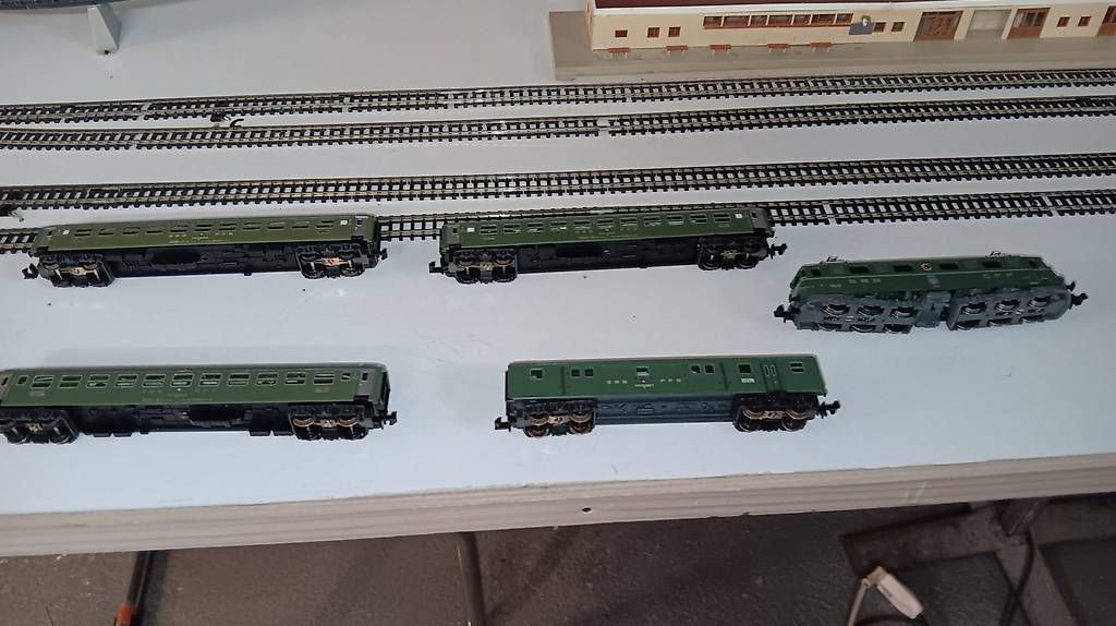 Modellini di ferrovie: Personen Schnellzug SBB Spur n – Usato da Rothrist venduto da Blacky1950 3