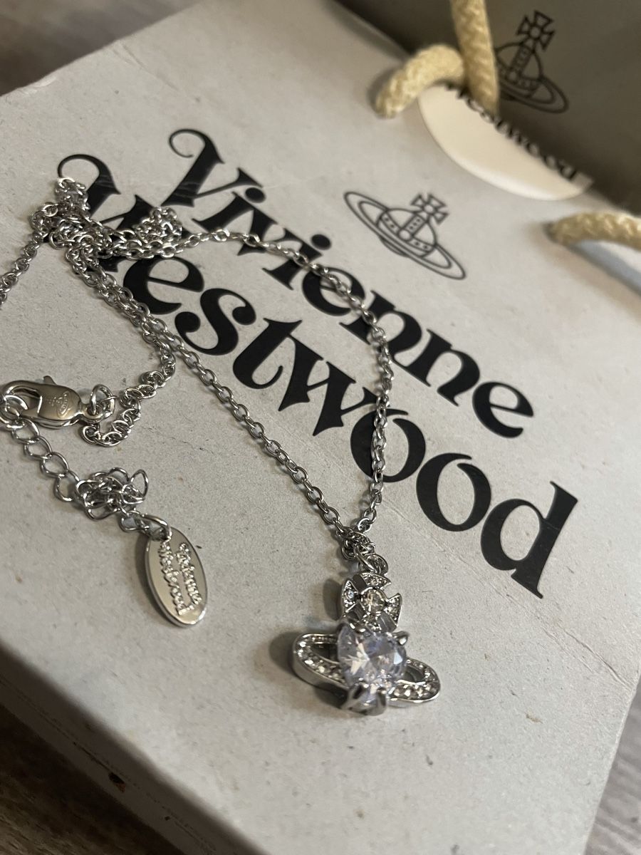 Colliers: Vivienne Westwood Necklaces – Neuf (Voir description) à Balerna par jay_9qzs 2