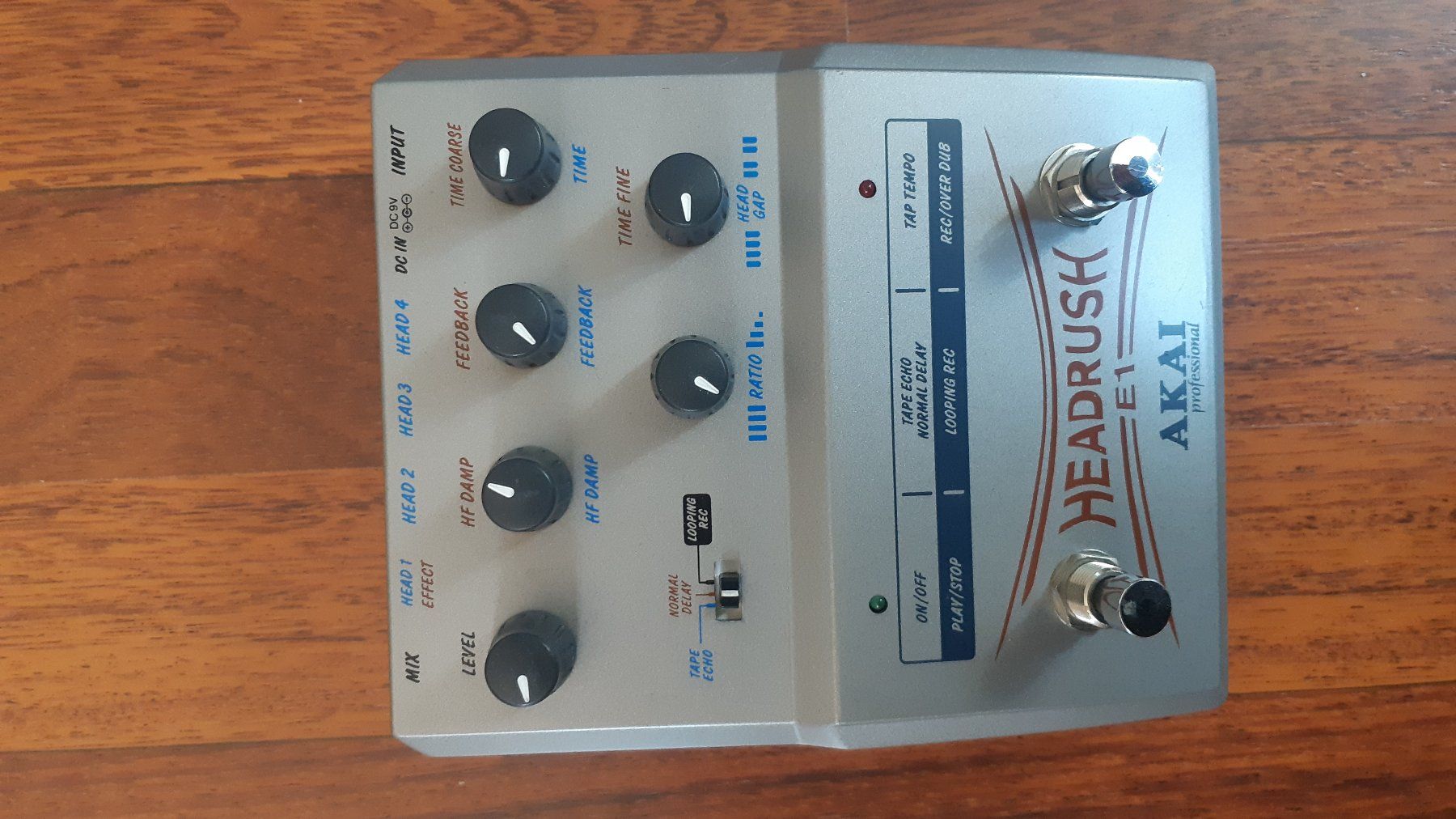 Akai Musikinstrumente: Akai Headrush E1 - Delay/Looper – Gebraucht aus Bern von beerzel 2