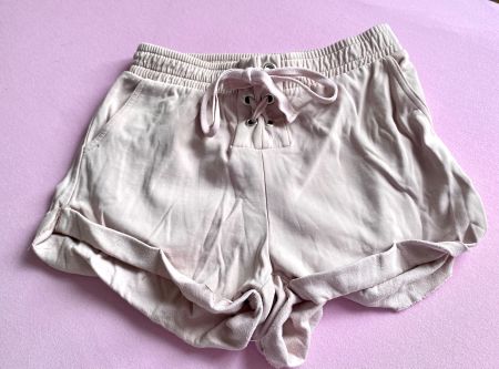 Bershka Shorts Hotpants kurze Hosen Flieder Rosa Lila Gr. S