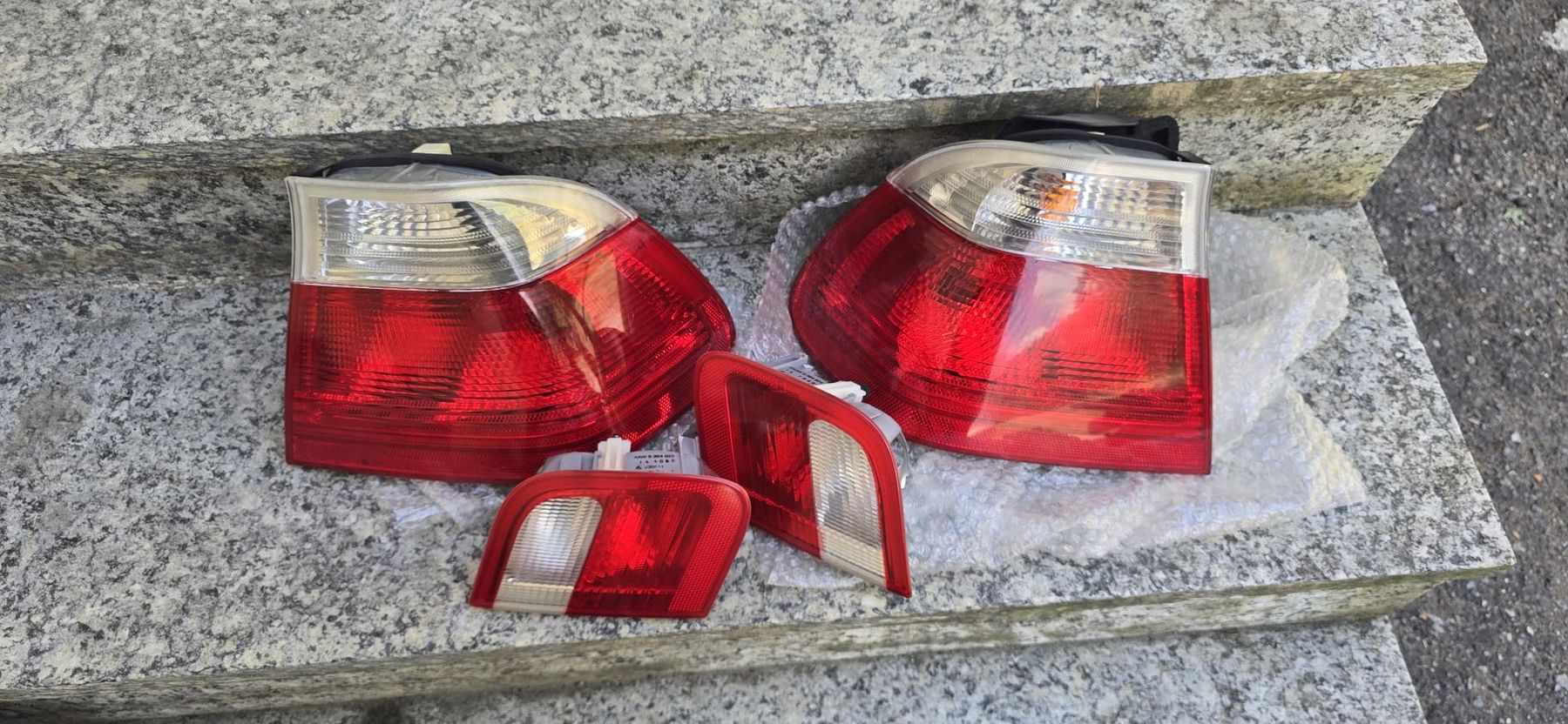 BMW Accessori per altri veicoli: BMW E46 Rückleuchte, Top Zustand, Originalteil – Usato da Brig venduto da 404_Shop 1