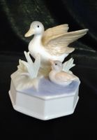 Suesse Porzellan Spieluhr mit Enten Motiv, Top Zustand!