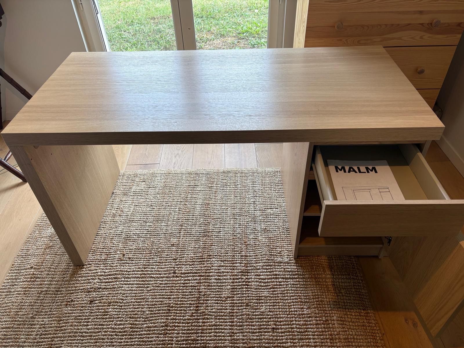 Ikea Schreibtische: Bureau IKEA  MALM aspect Chêne – Gebraucht aus Genève von virgnia 1