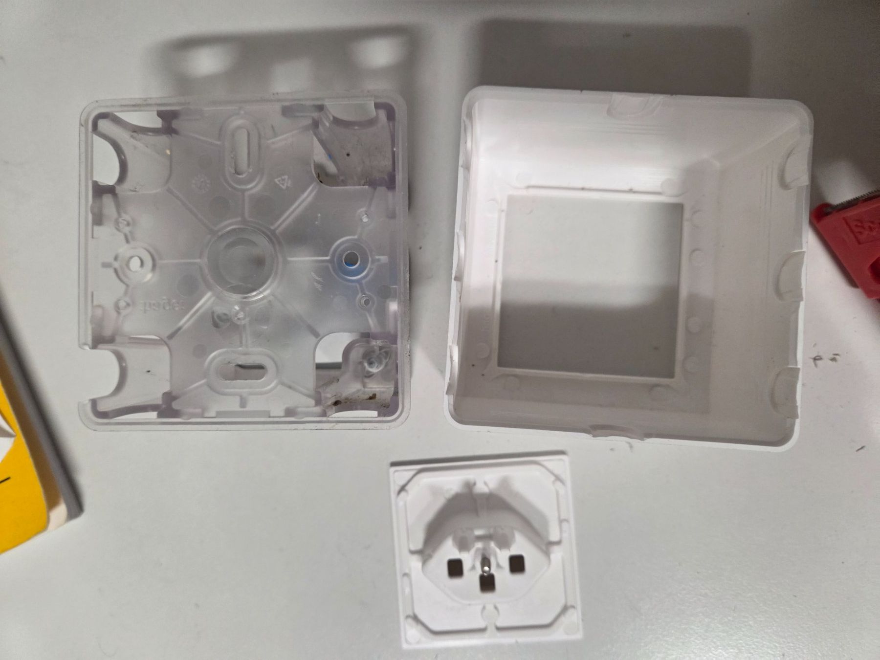 Hager Spine: AP Steckdose T23 Hager Typ23 weiss – Usato da Zürich venduto da Alibaba1234 3