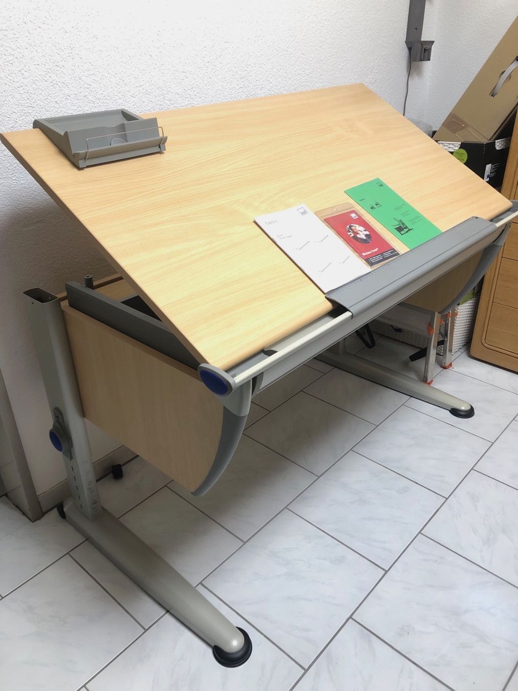 Schreibtische: Moll Kinder Schreibtisch Modell Runner – Gebraucht aus St. Pelagiberg von  5