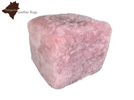 Lammfell Hocker  pink