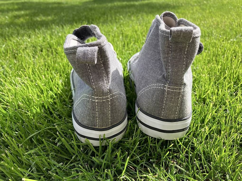 Herrenschuhe: Canvas Sneaker Mid Grau, Gr.30 – Gebraucht aus Lyss von stubenwagen 2