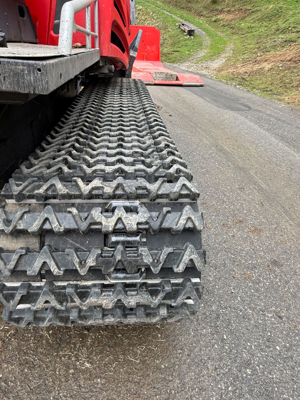 Bagger: Chenilles d été pour Pistenbully 600 ou 300 – Gebraucht aus Villeneuve VD von Tiennot 1