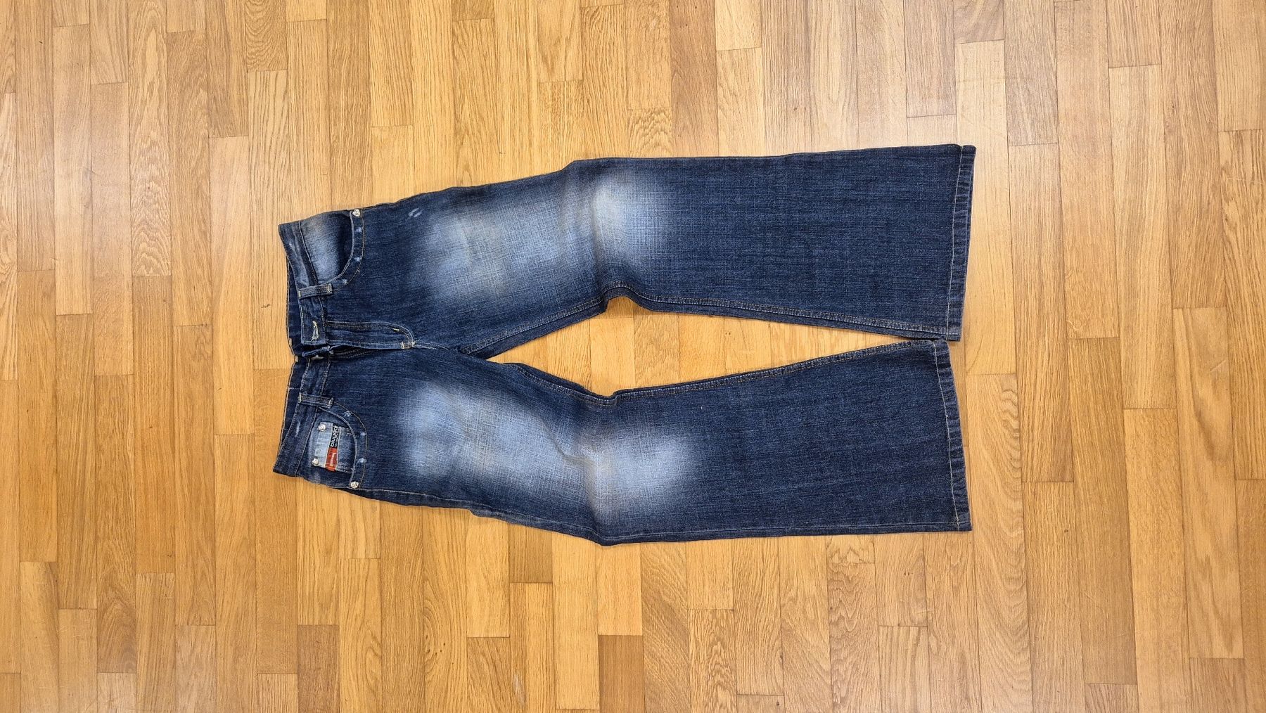 Jeans: bootcut jeans – Usato da Sarnen venduto da Fashionstuff 2