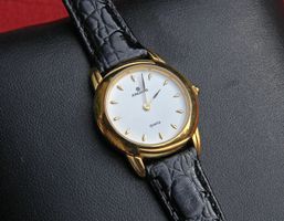 Très jolie Montre femme JUNGHANS Quartz, bon état