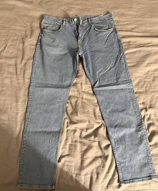 Jeans: Hellblaue Jeans  – Usato da Wädenswil venduto da dom_pz5d