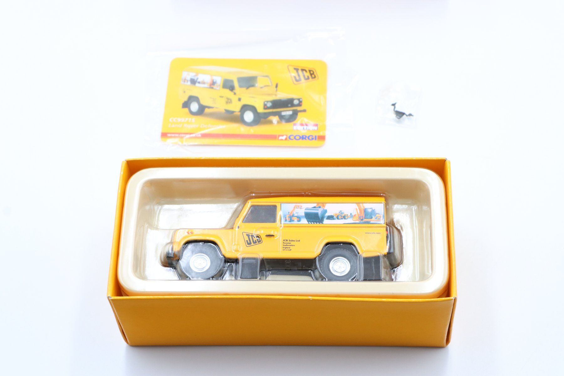 Land Rover Modellini d'auto: Land Rover Defender JCB 1:43 Corgi – Nuovo e nell'imballaggio originale da Bühl b.Aarberg venduto da modelldiecast 3