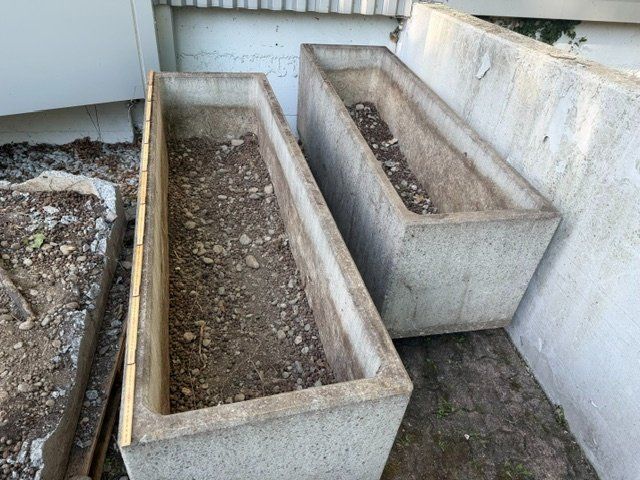 Vasi per fiori: Beton Gartentröge 2 Stück gebraucht – Usato da Regensdorf venduto da MoebelSchubiger8105