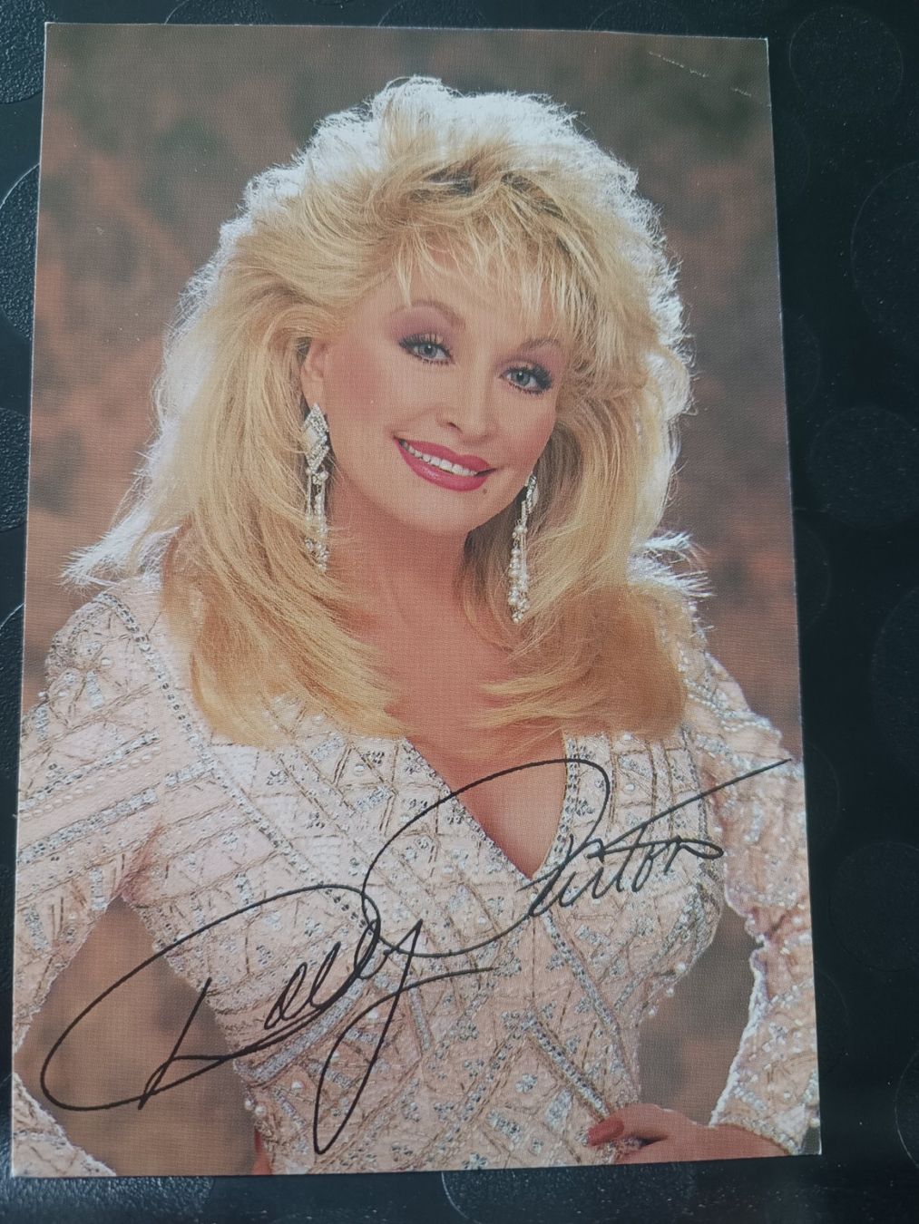 Autografi: Dolly Parton - original Autogrammkarte – Usato da Menziken venduto da Artographs