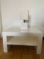 Table de chevet laqué blanc et lampe