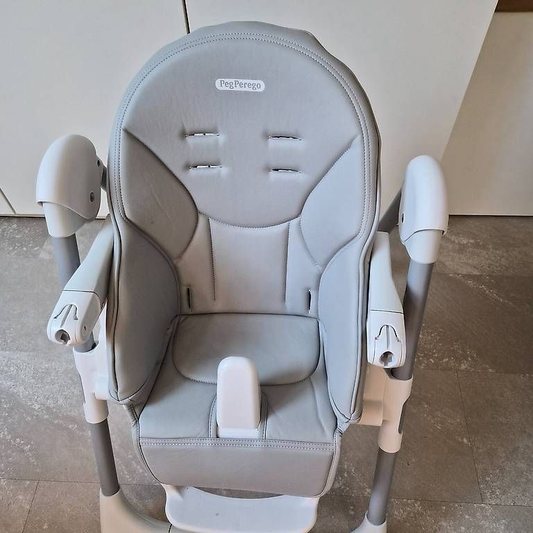 Chaises hautes: Chaise haute Peg Perego – D'occasion à Genève par LAM-03