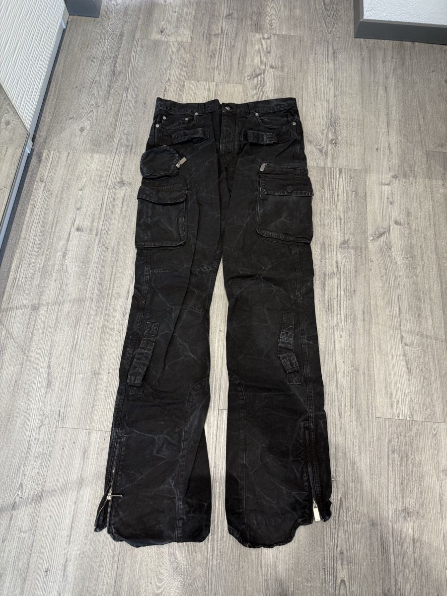 Off-White Pantaloni: Off white cargo pants L – Usato da Giubiasco venduto da Darkemperor