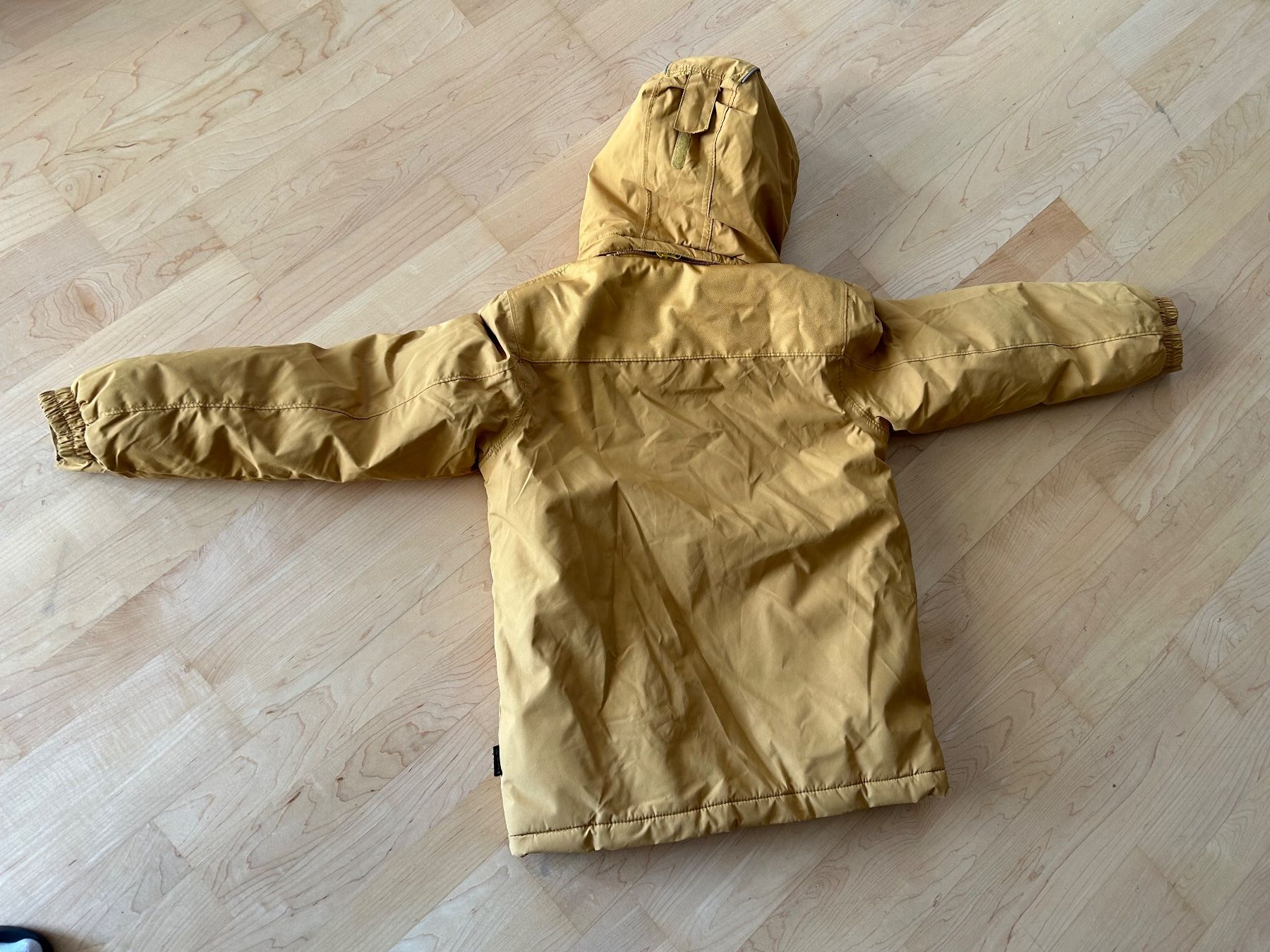 Jacken & Mäntel: Winterjacke Gr.140 – Gebraucht aus Lyss von kar_9qmr 1