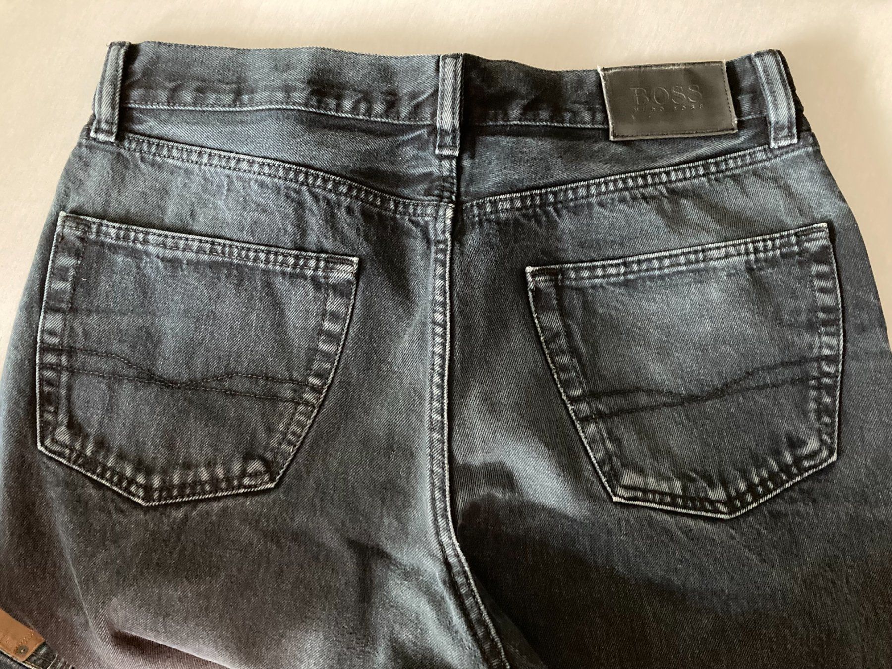 Hugo Boss Jeans: Hugo Boss Jeans schwarz – Usato da Obfelden venduto da miau68 1