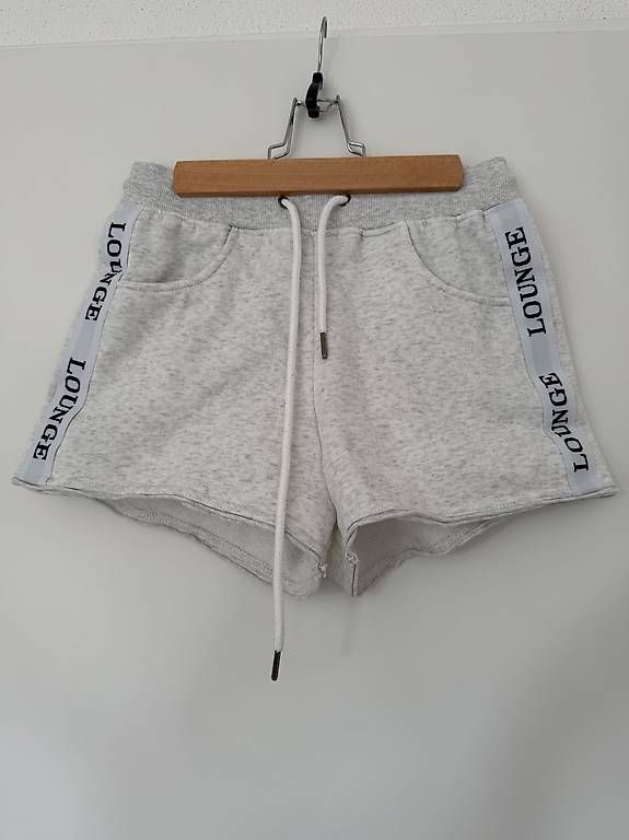 Pantaloni: Shorts - Gr. M - Grau – Usato da Effretikon venduto da alicebrunner