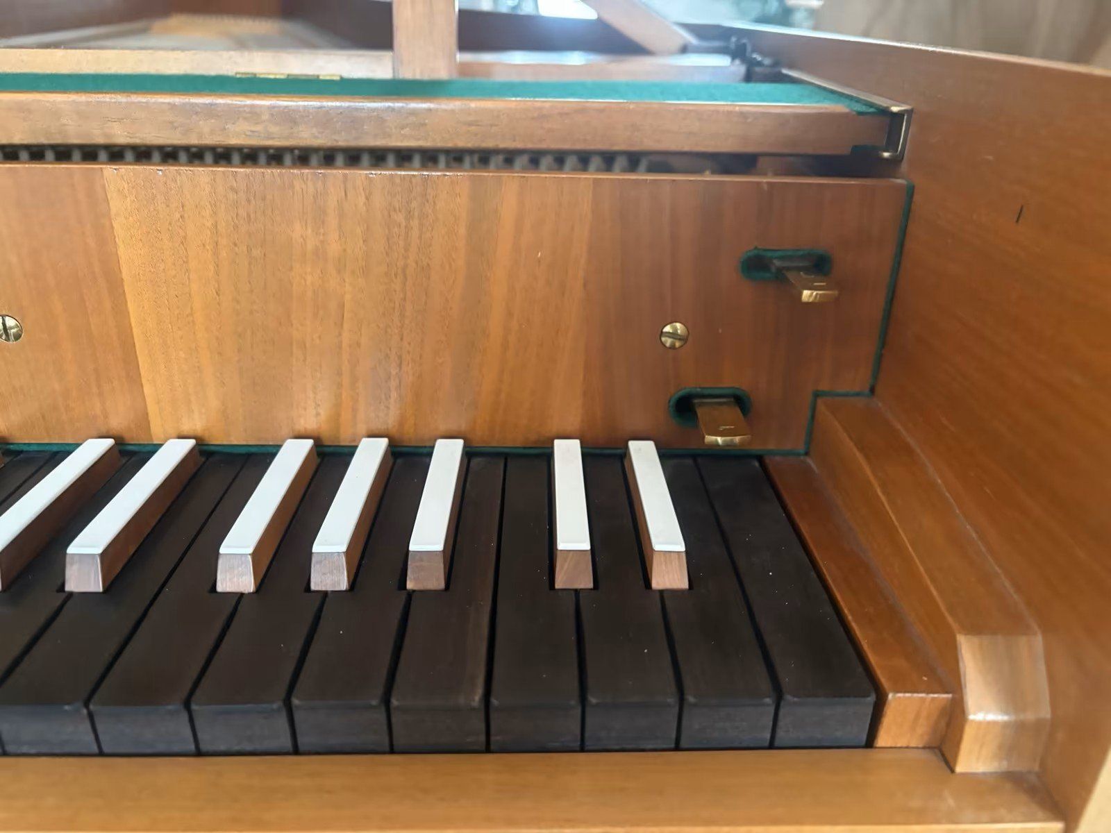 Strumenti musicali: Cembalo Sperrhake Passau . 1-manualig – Usato da Wald ZH venduto da Daabo 4