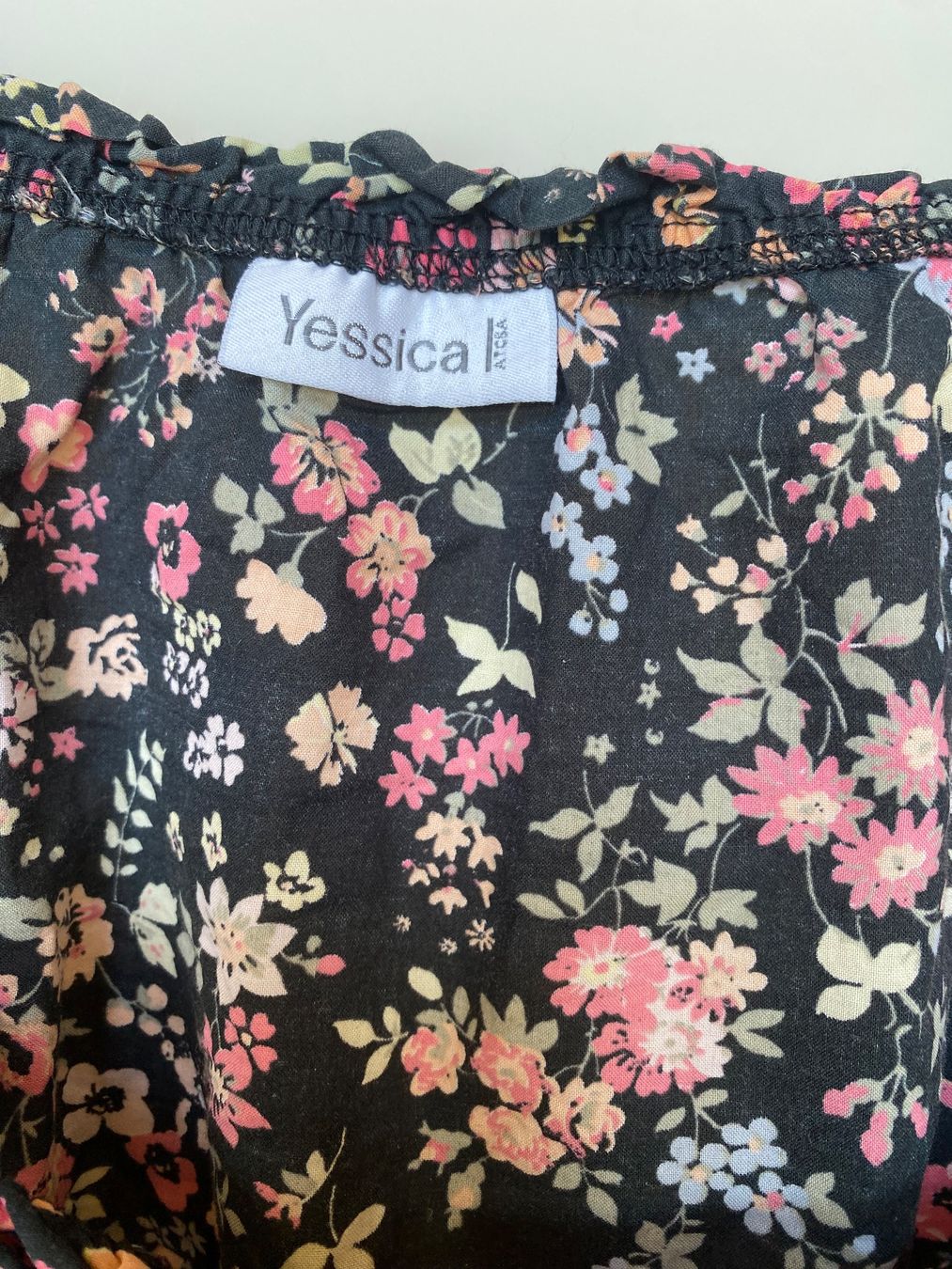 Top: Magnifique blouse Yessica 38 – Usato da Belmont-sur-Lausanne venduto da chu_vxf5 2