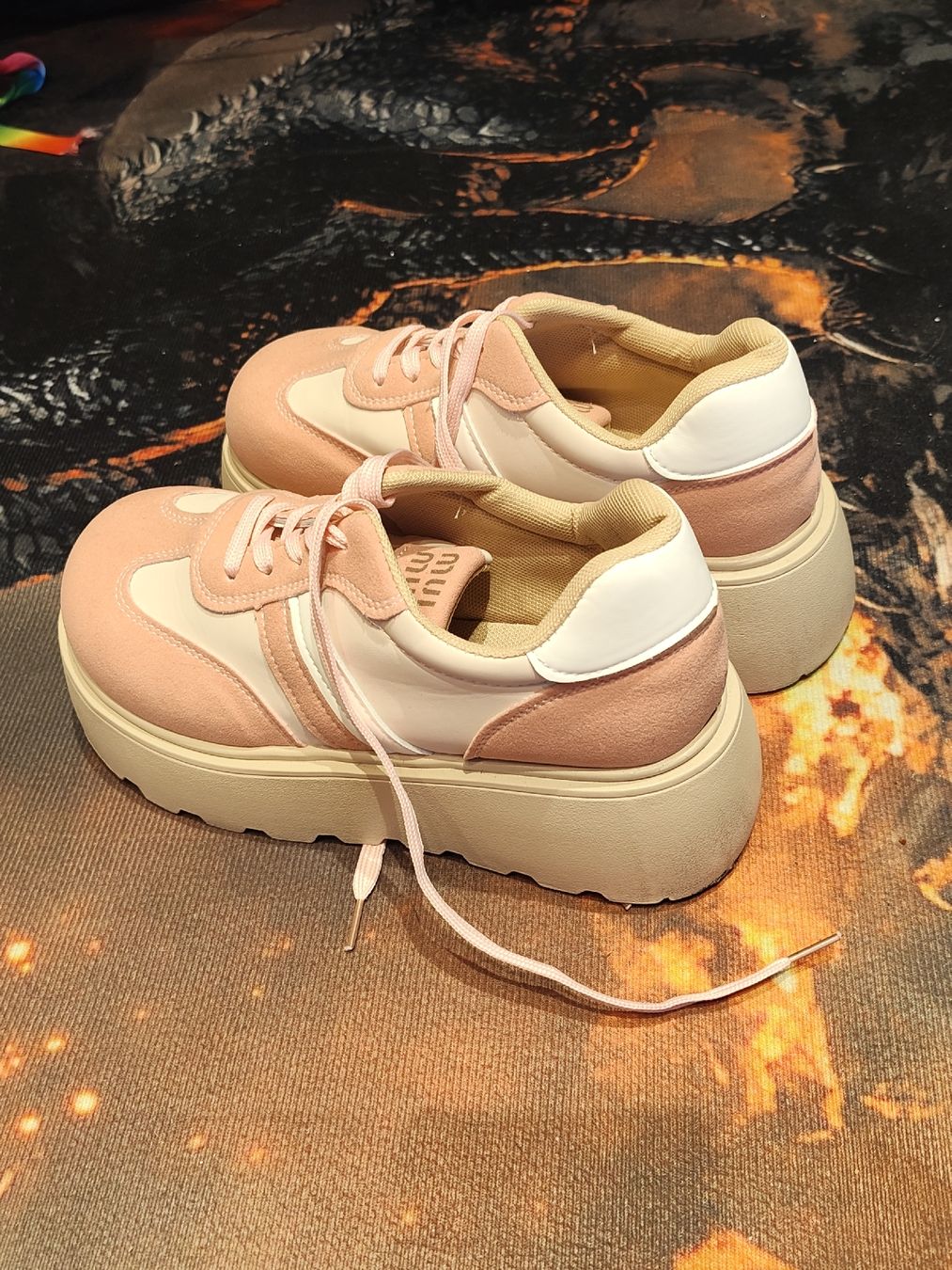 Scarpe da donna: tolle schöne sneakers hochdohle – Usato da Menziken venduto da Dragon-Fuchur
